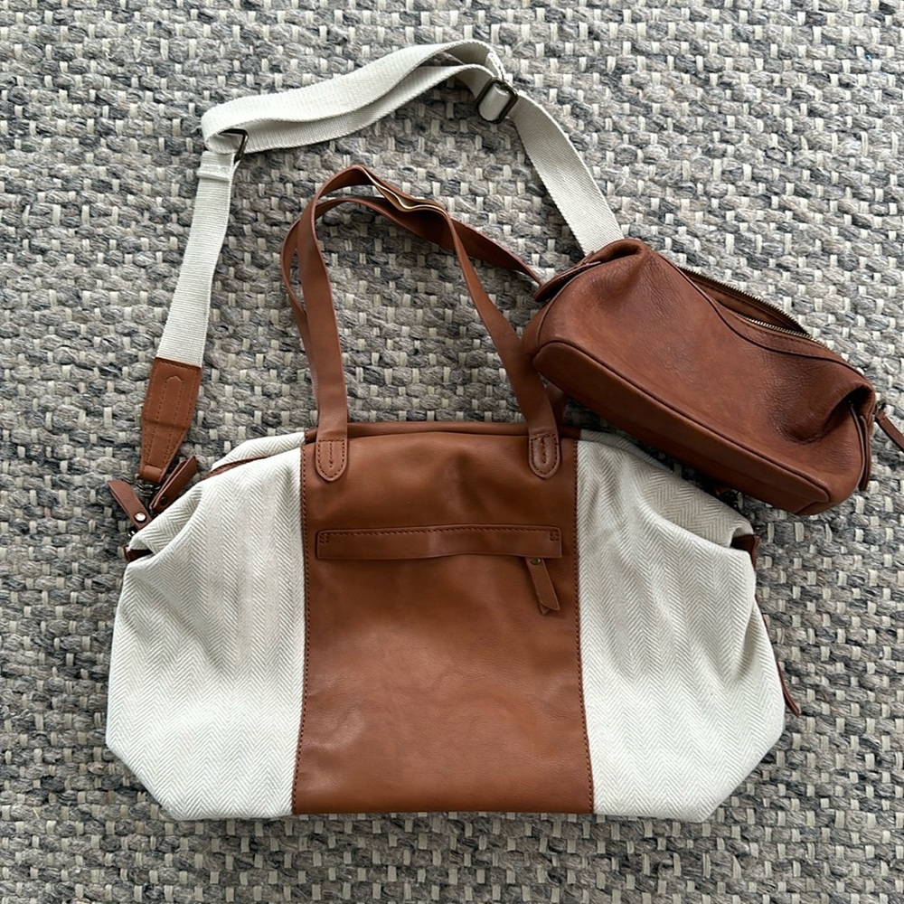 Universal Thread Overnight Bag + Mini Toiletry Bag